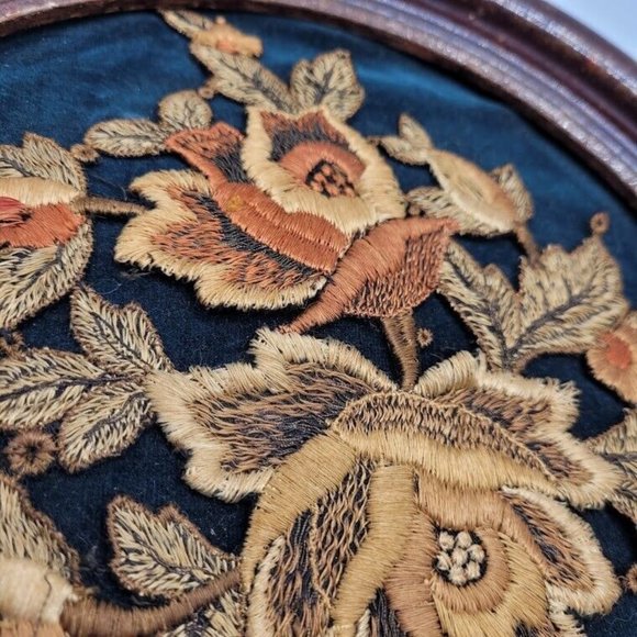 SOLD VTG French Lace Wood Framed Floral Needlework Art Farmhouse Chic Victorian - Picture 8 of 10